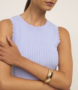 Blusa em Tricô Canelado com Detalhe Ondulados