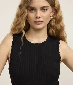 Blusa em Tricô Canelado com Detalhe Ondulados