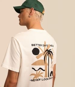 Camiseta Comfort em Malhão com Estampa de Coqueiros