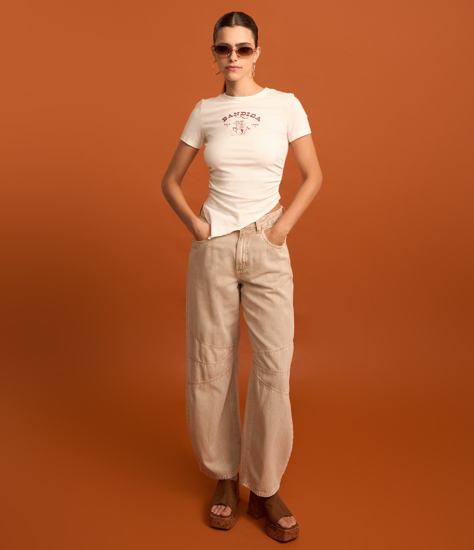 Blusa em Algodão com Estampa Bandida e Barra Assimétrica Branco 2