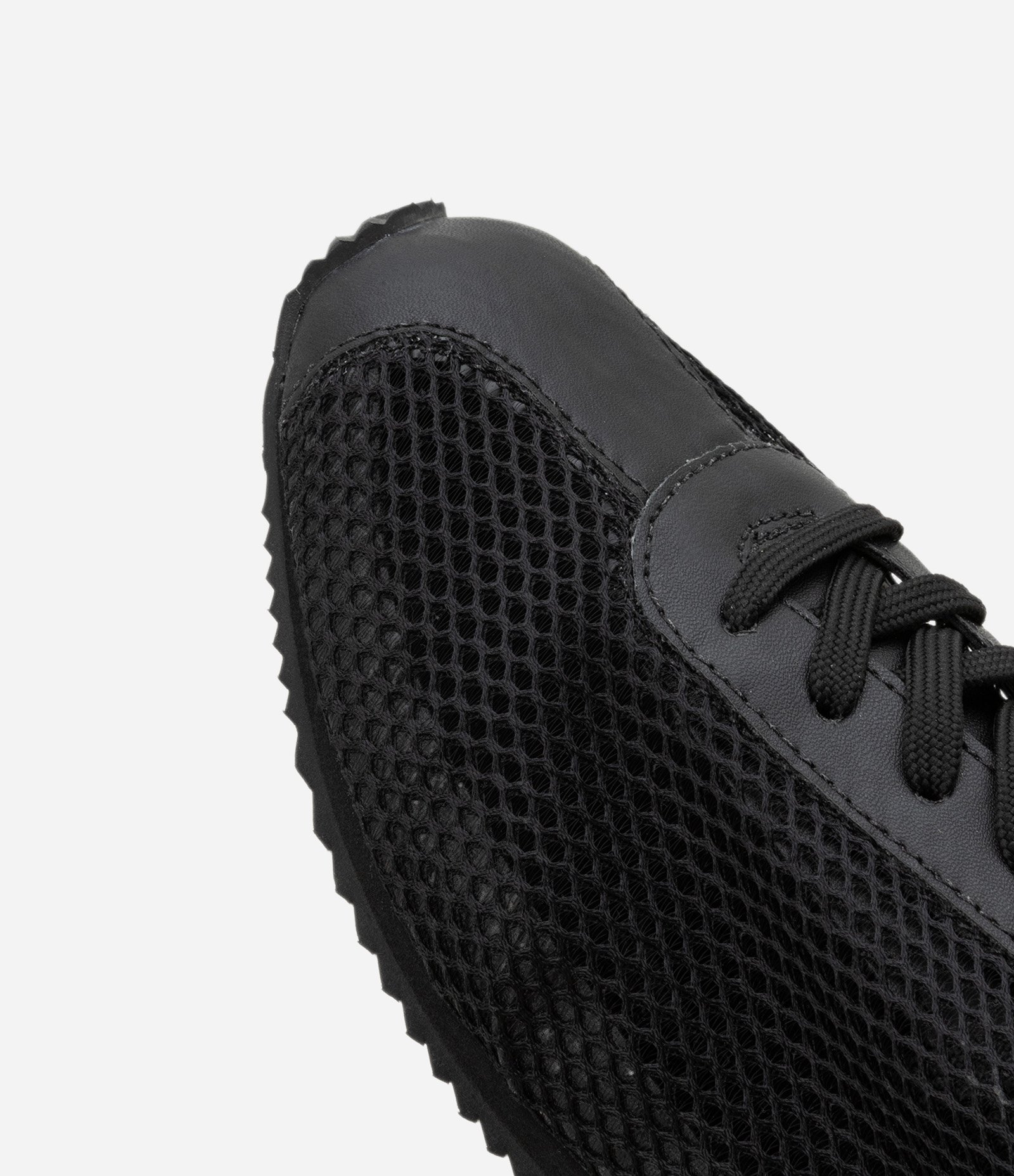 Tênis Jogging em Material Sintético com Textura de Tela Preto 4