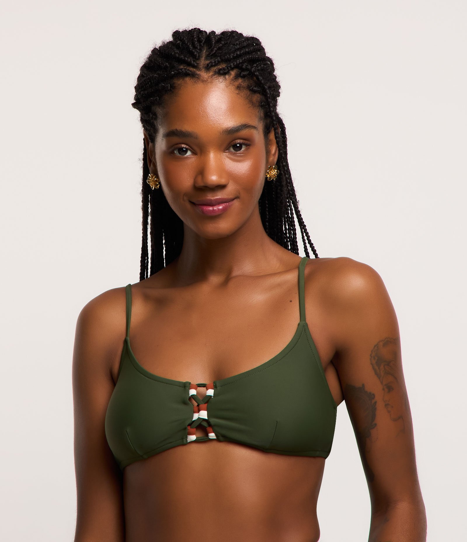 Biquini Top Camisetinha com Detalhes transpassados no Centro Verde 1