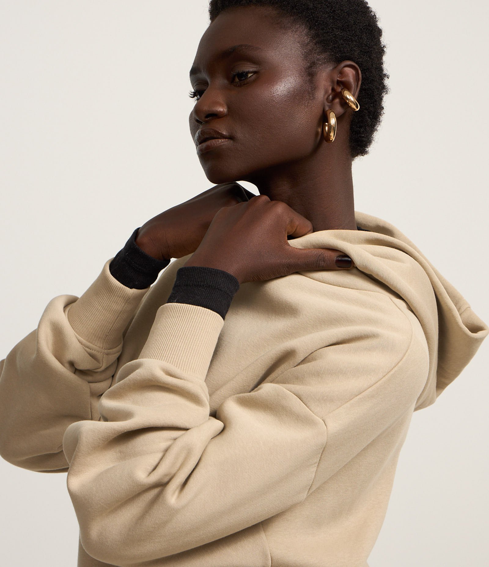 Casaco Fechado Básico em Moletom com Forro Fleece Bege 3