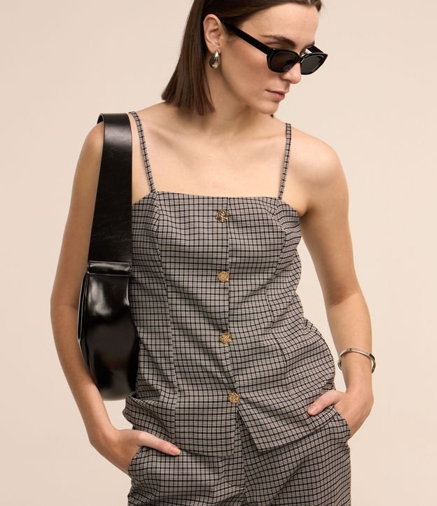 Blusa de Alcinha Alfaiatada com Abotoamento Frontal e Estampa Xadrez