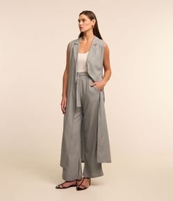 Calça Reta Alfaiatada em Viscose e Linho com Cinto Fivela no Cós