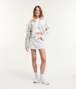 Saia Curta em Sarja Listrada com Cereja Bordada no Bolso