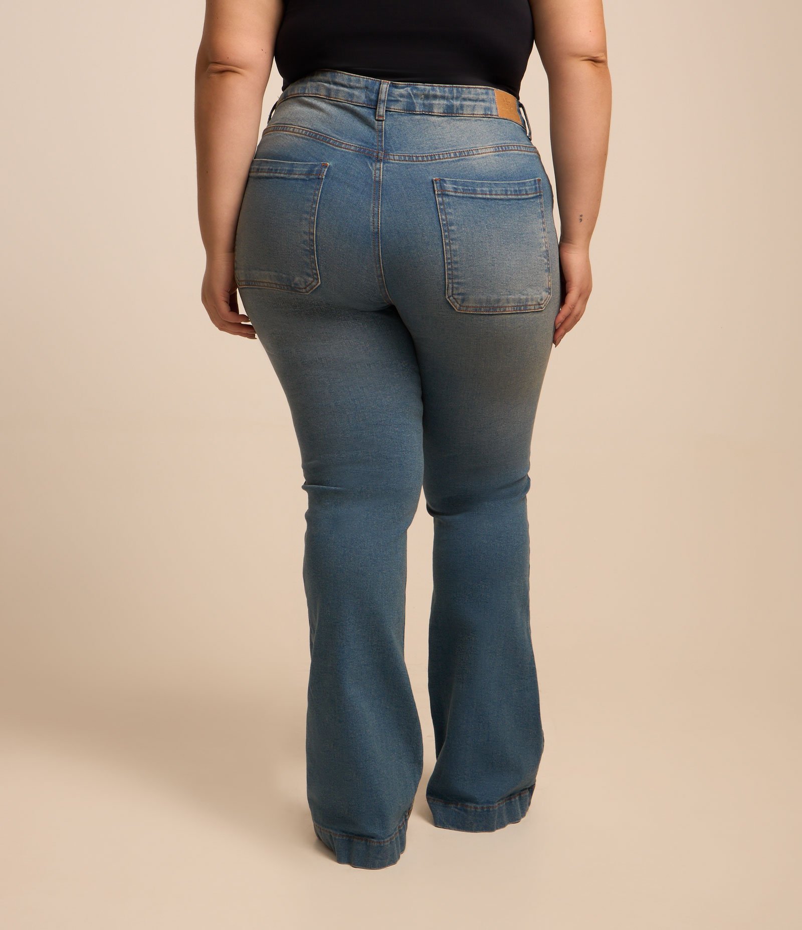 Calça Flare Cintura Média em Jeans Curve & Plus Size Azul 3