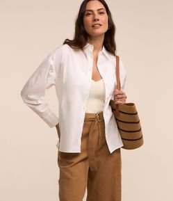 Camisa Alongada em Tricoline com Abotoamento