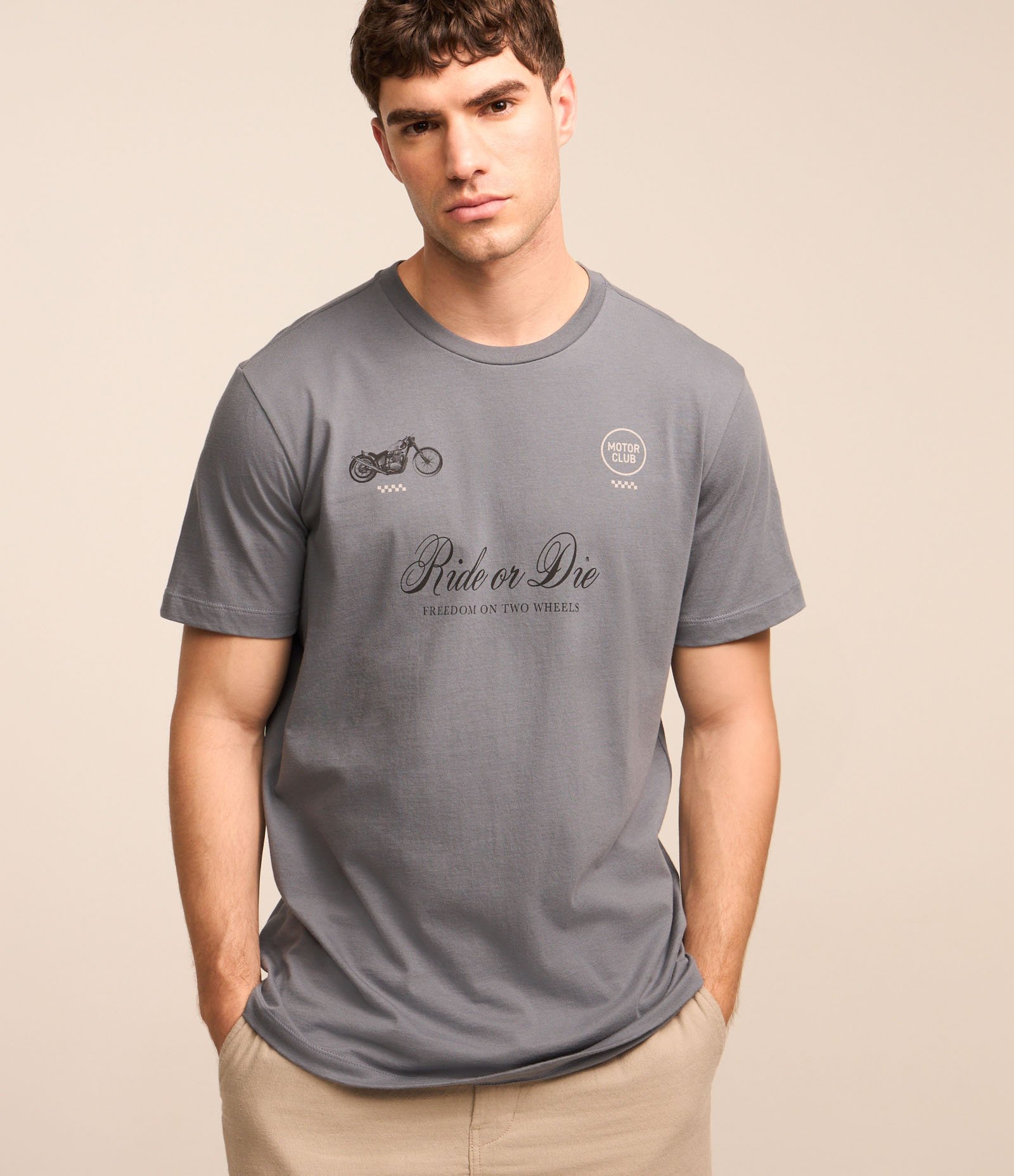 Camiseta Comfort em Algodão com Estampa Lettering Cinza 3