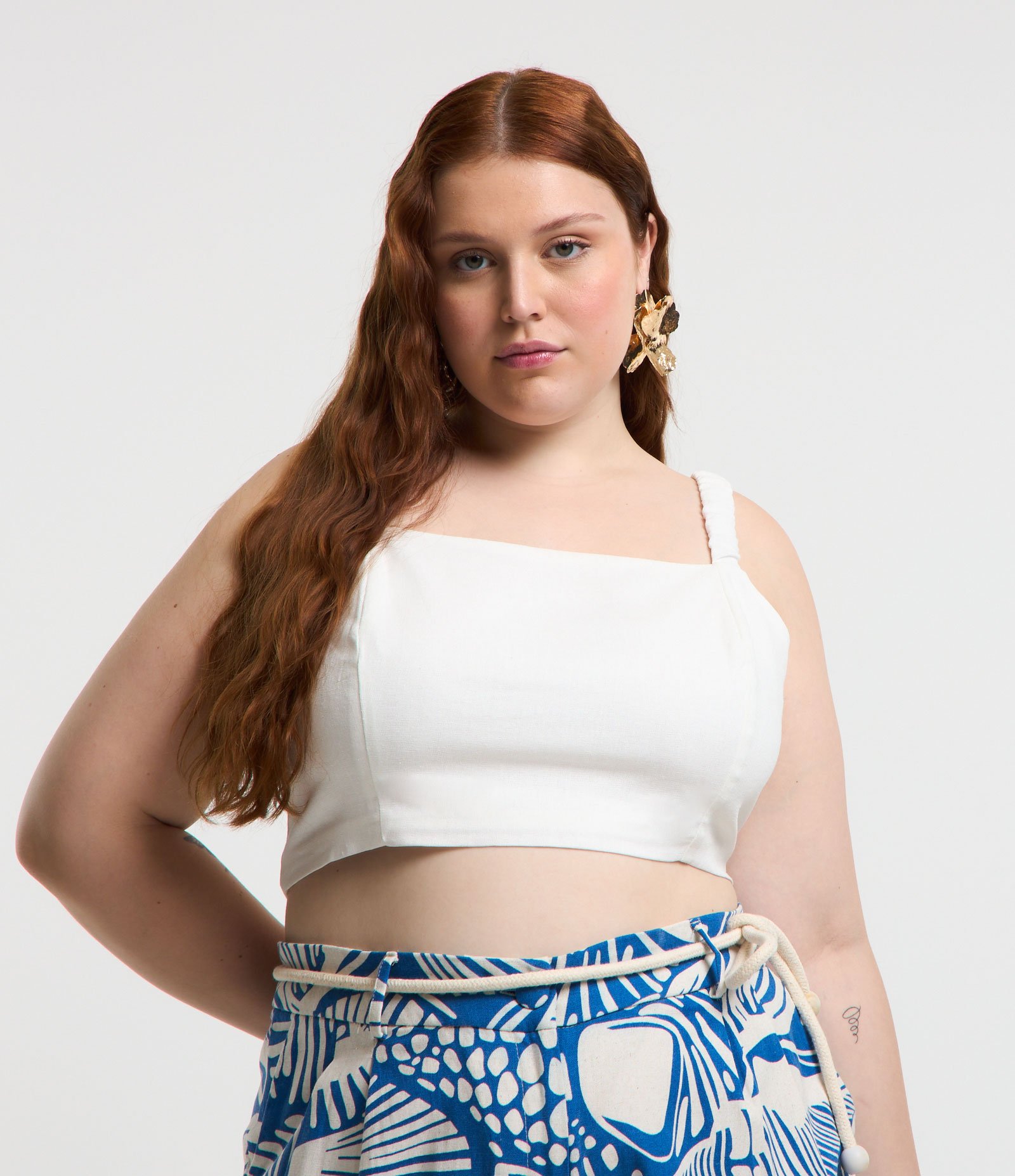 Regata Cropped com Linho e Alças Franzidas Curve & Plus Size Branco 1