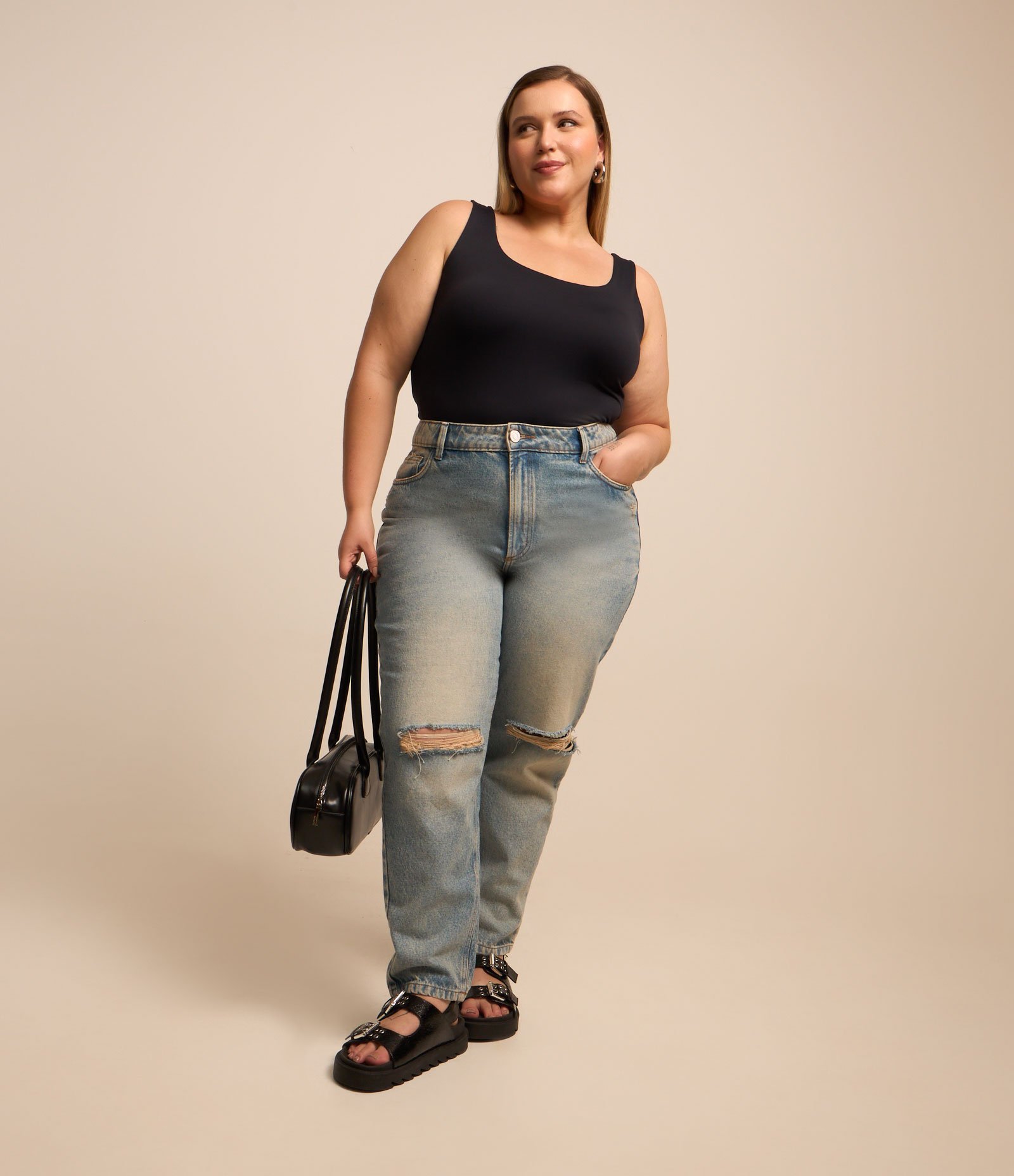 Calça Mom Jeans com Rasgos e Lavagem Dirty Curve & Plus Size Azul 1