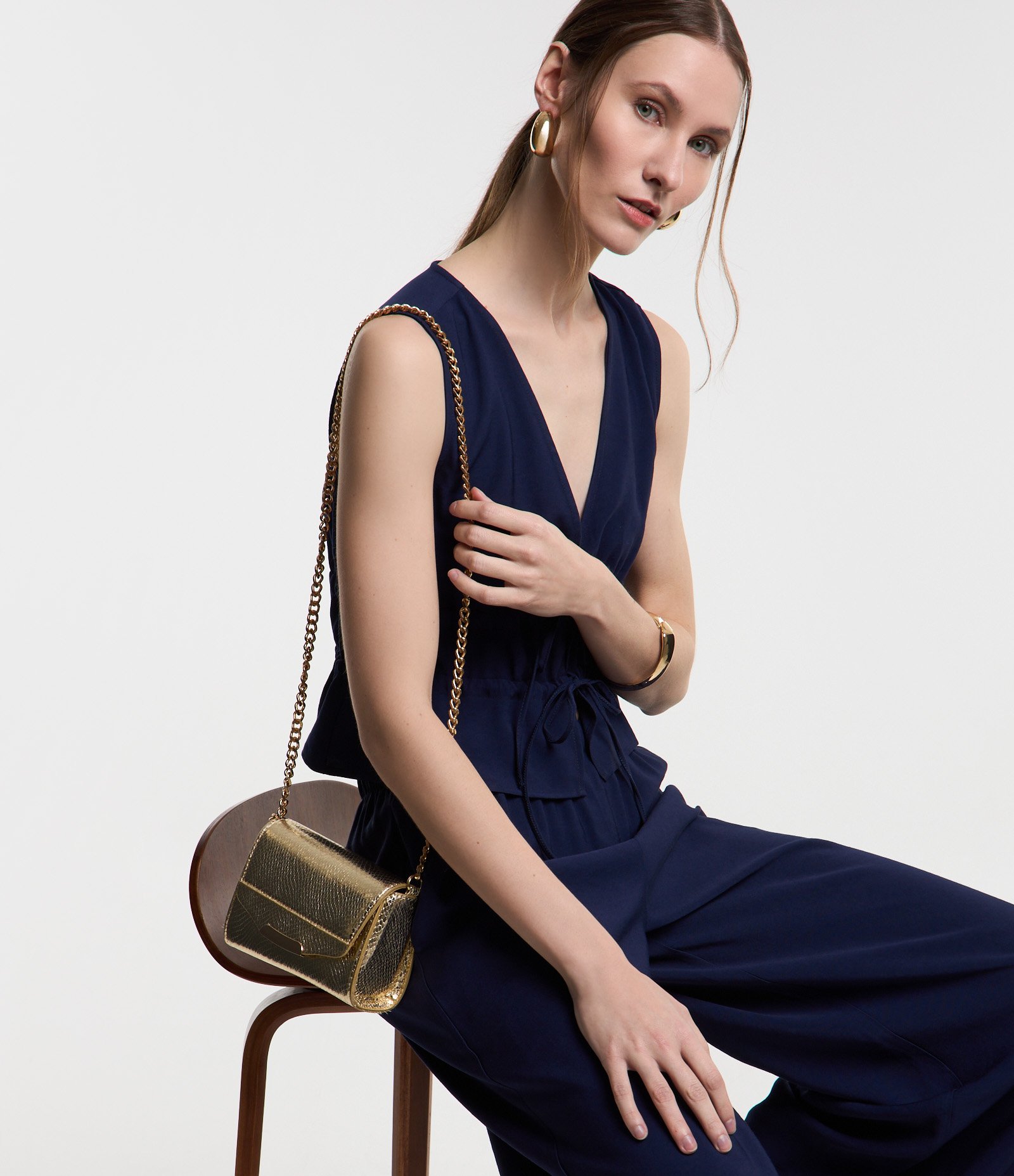 Blusa Alfaiatada em Viscose com Amarrações Frontais Azul 4