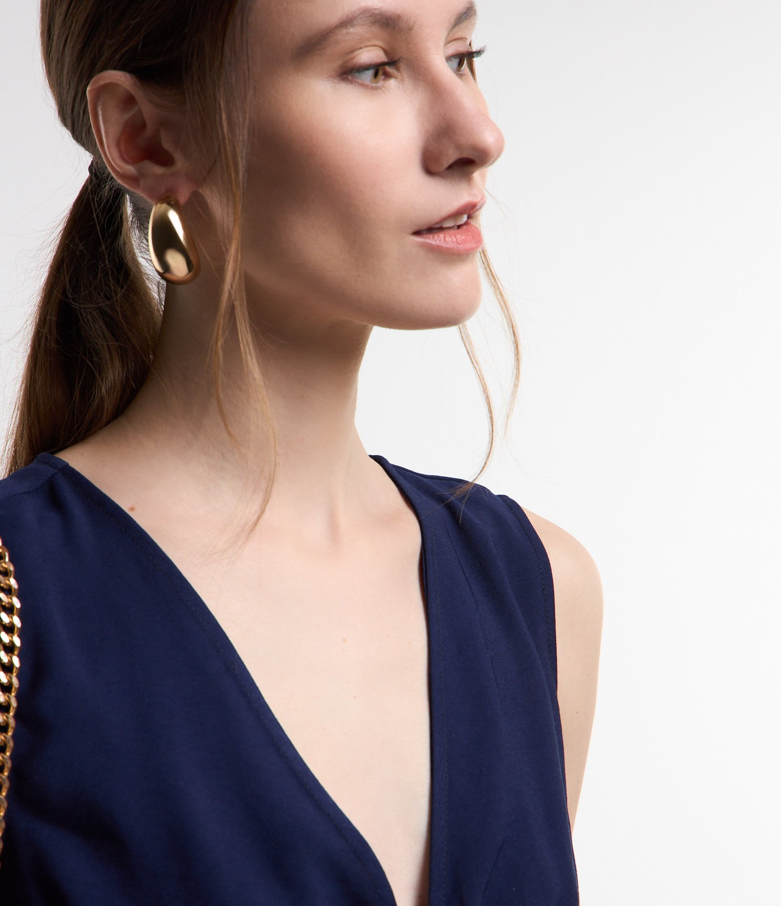 Blusa Alfaiatada em Viscose com Amarrações Frontais Azul 5