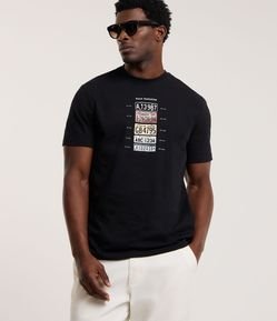 Camiseta em Algodão com Estampa Placas de Carro