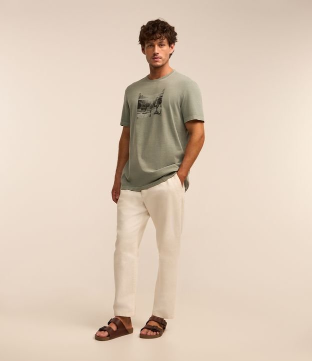 Camiseta Comfort com Estampa de Estúdio Musical