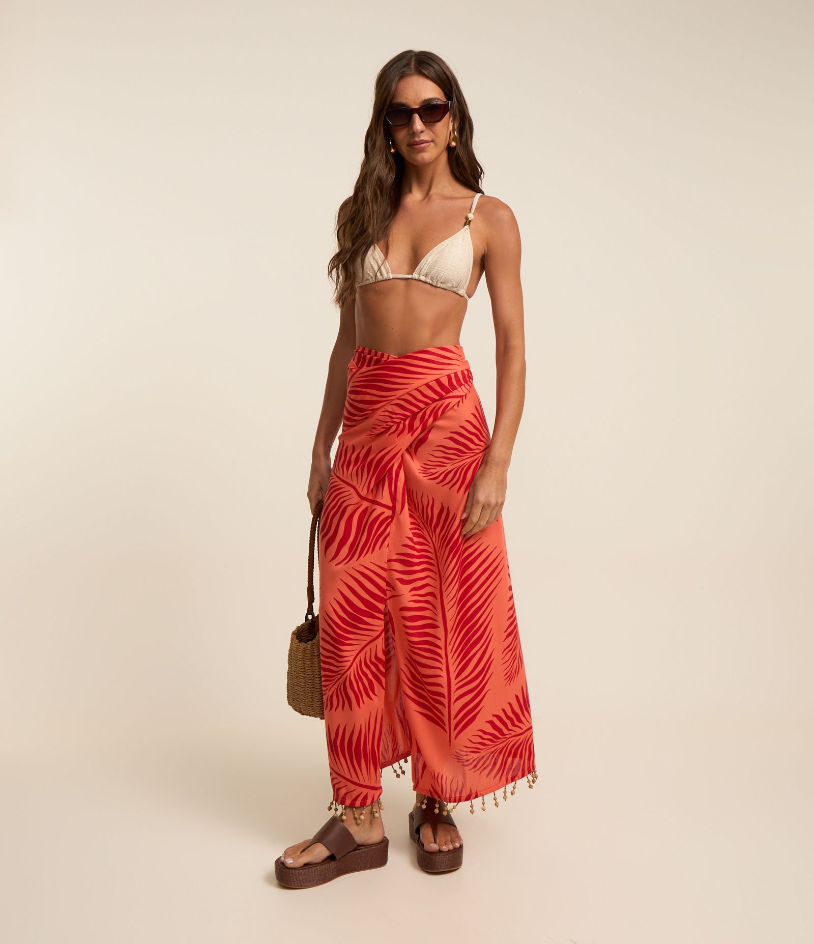 Saída de Praia Saia em Viscose com Multi Amarrações e Estampa Folhas Laranja/Vermelho 1