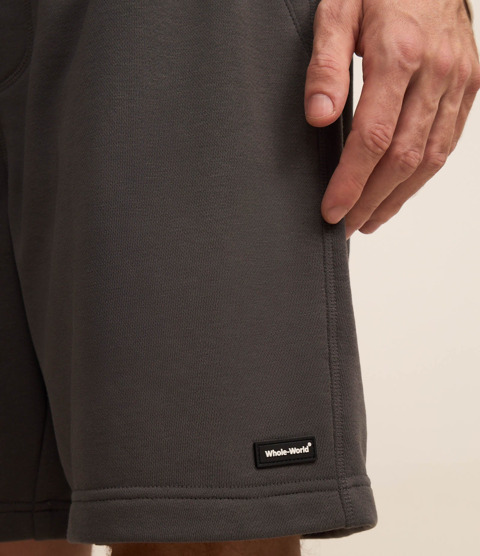 Bermuda Básica em Moletom com Cós Elástico Cinza Escuro 4