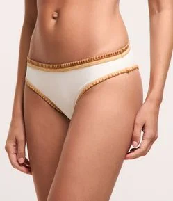 Biquíni Básico com Bordado Contrastante nas Bordas