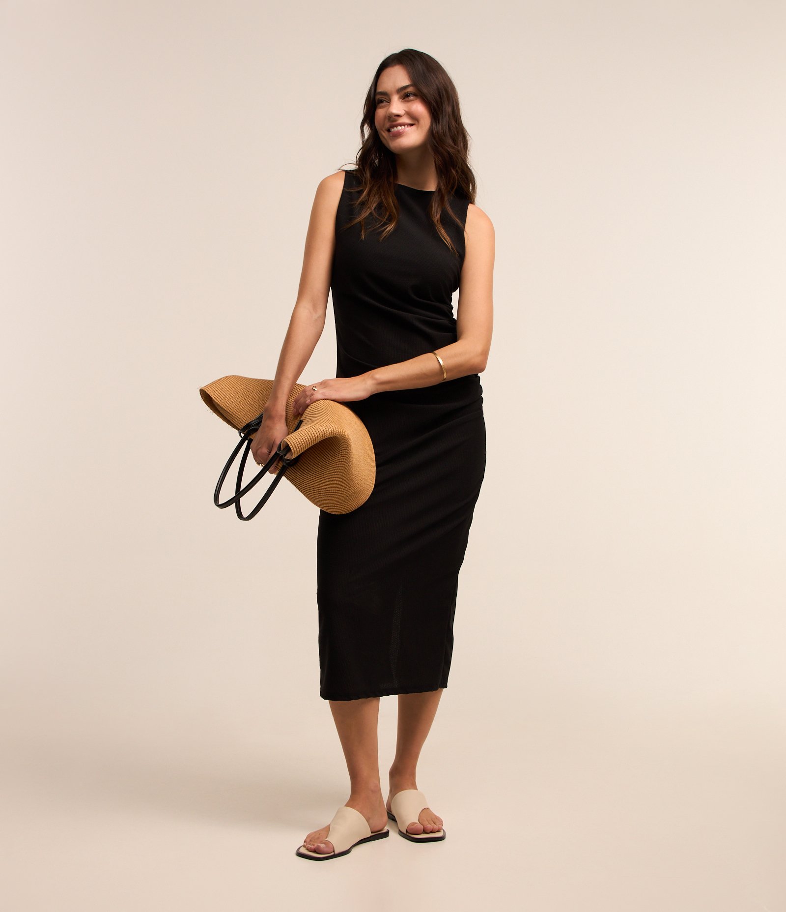 Vestido Midi sem Manga com Detalhe Drapeado Lateral Preto 2