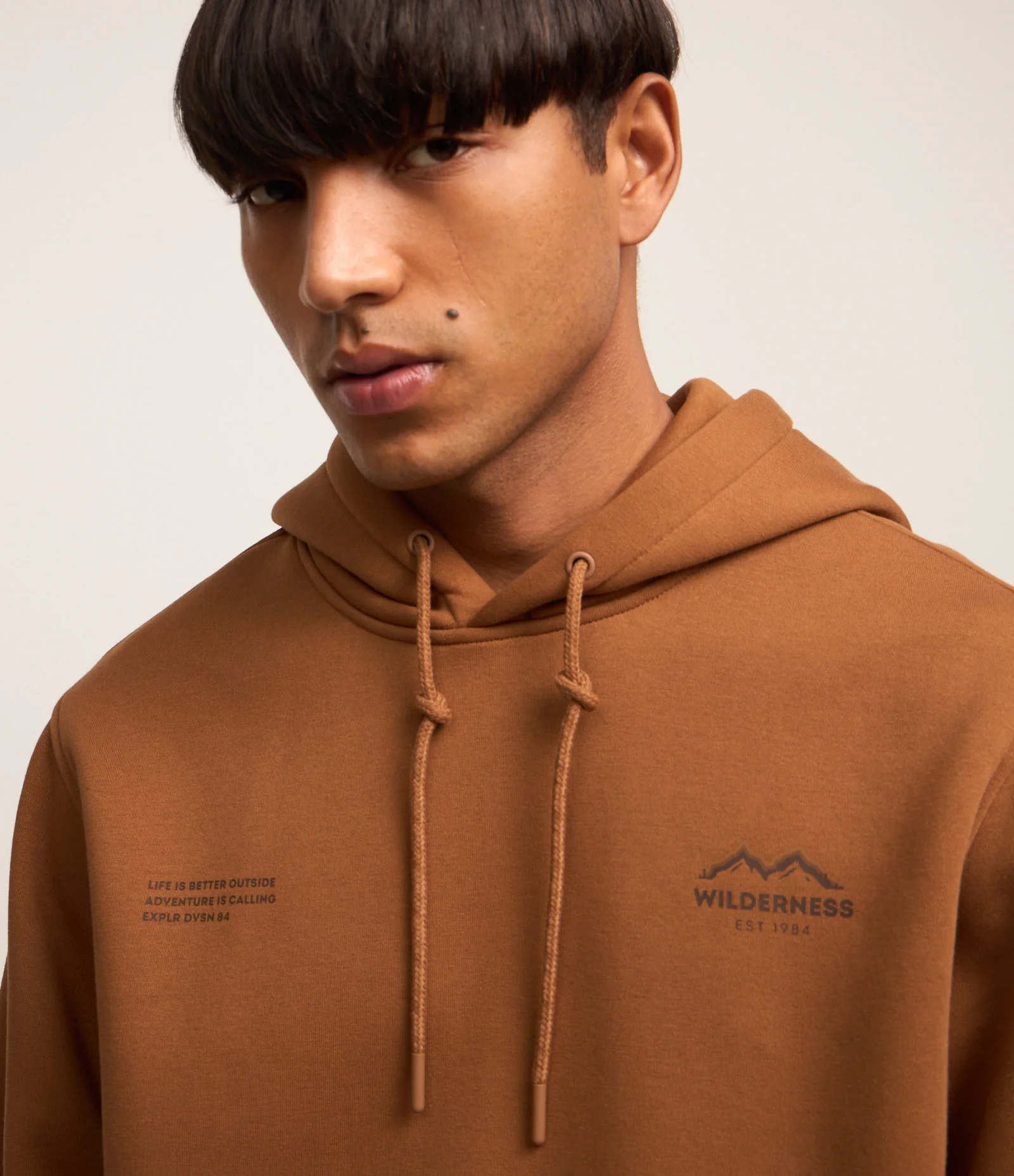 Blusão Comfort em Moletom com Estampa Lettering Marrom 3