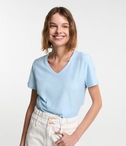 Blusa T-shirt em Algodão Flame com Gola V