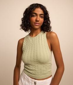 Blusa Cropped Seamless com Textura de Ponto Aberto