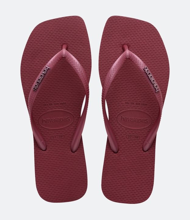 Chinelo Havaianas Slim Square em Bico Quadrado e Tiras Brilhosas