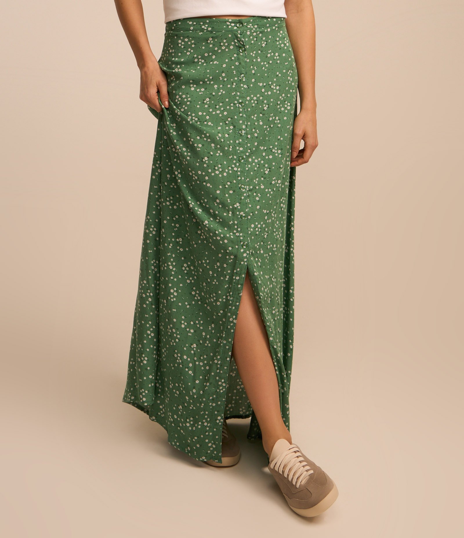Saia Longa em Viscose Floral Liberty e Abotoamento Frontal Verde 3