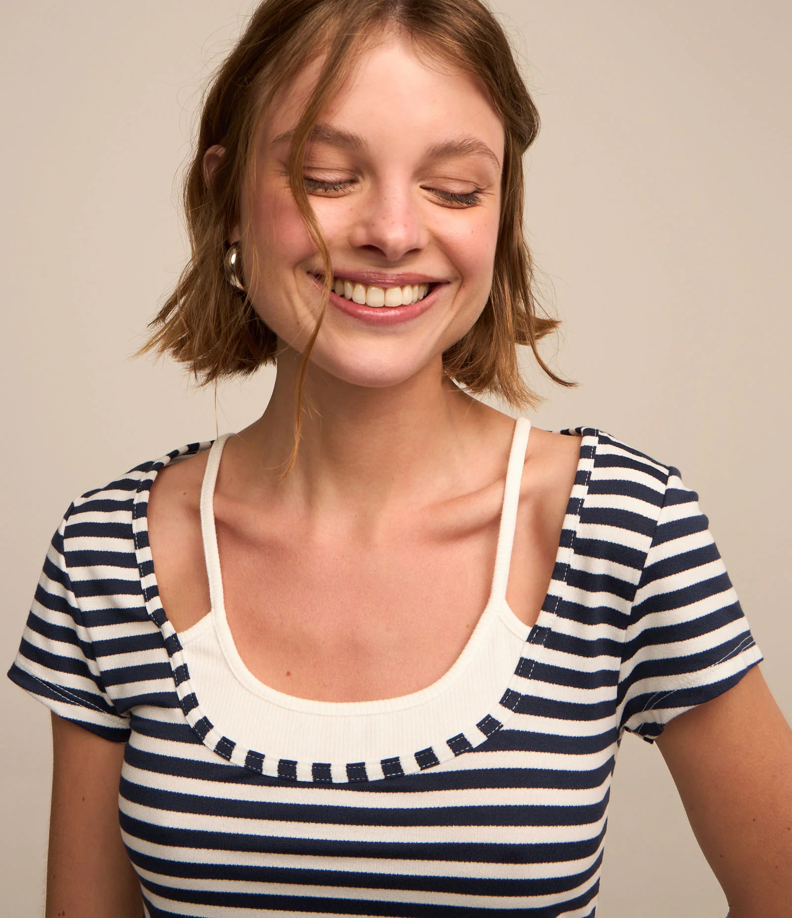 Blusa em Algodão com Listras e Detalhe de Regata Interno Azul Marinho 3