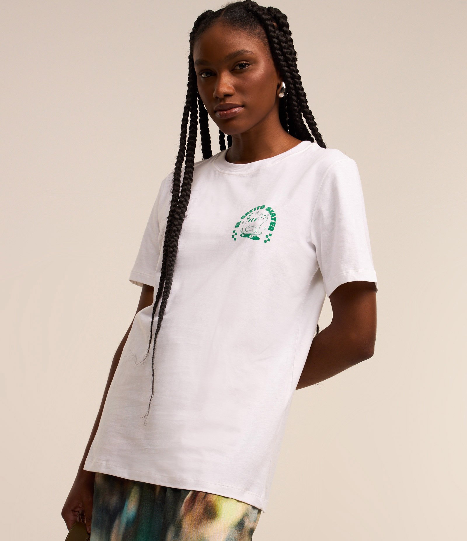 Camiseta Alongada em Algodão com Estampa de Gatinho Skatista Branco 3