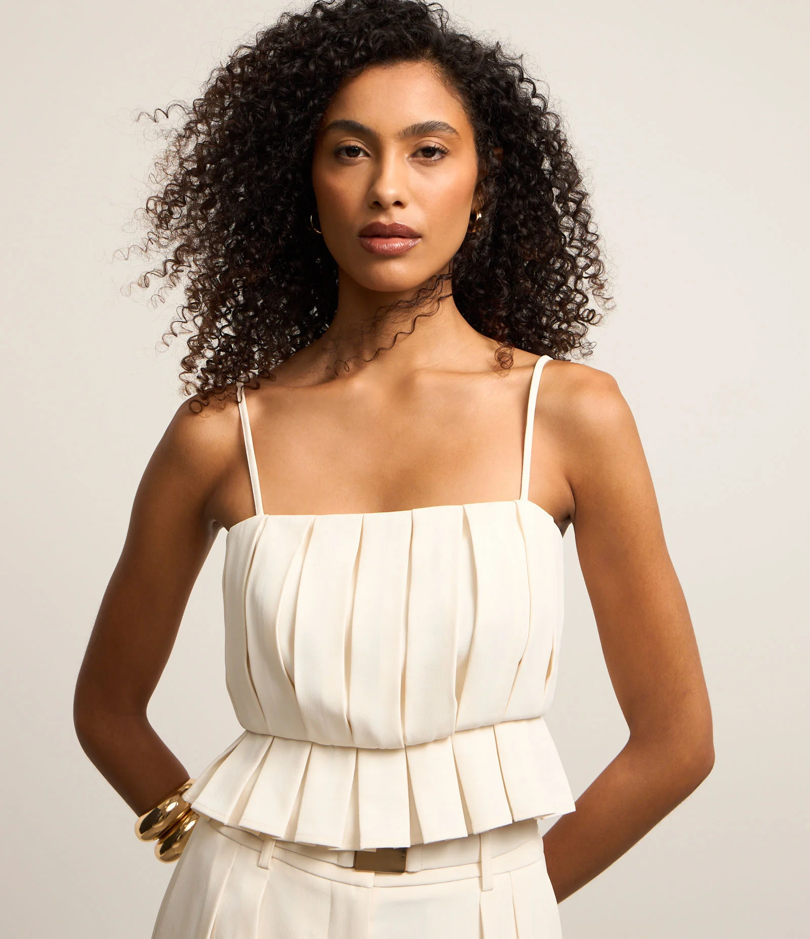 Blusa Cropped em Crepe com Pregas e Lastex nas Costas Branco 1