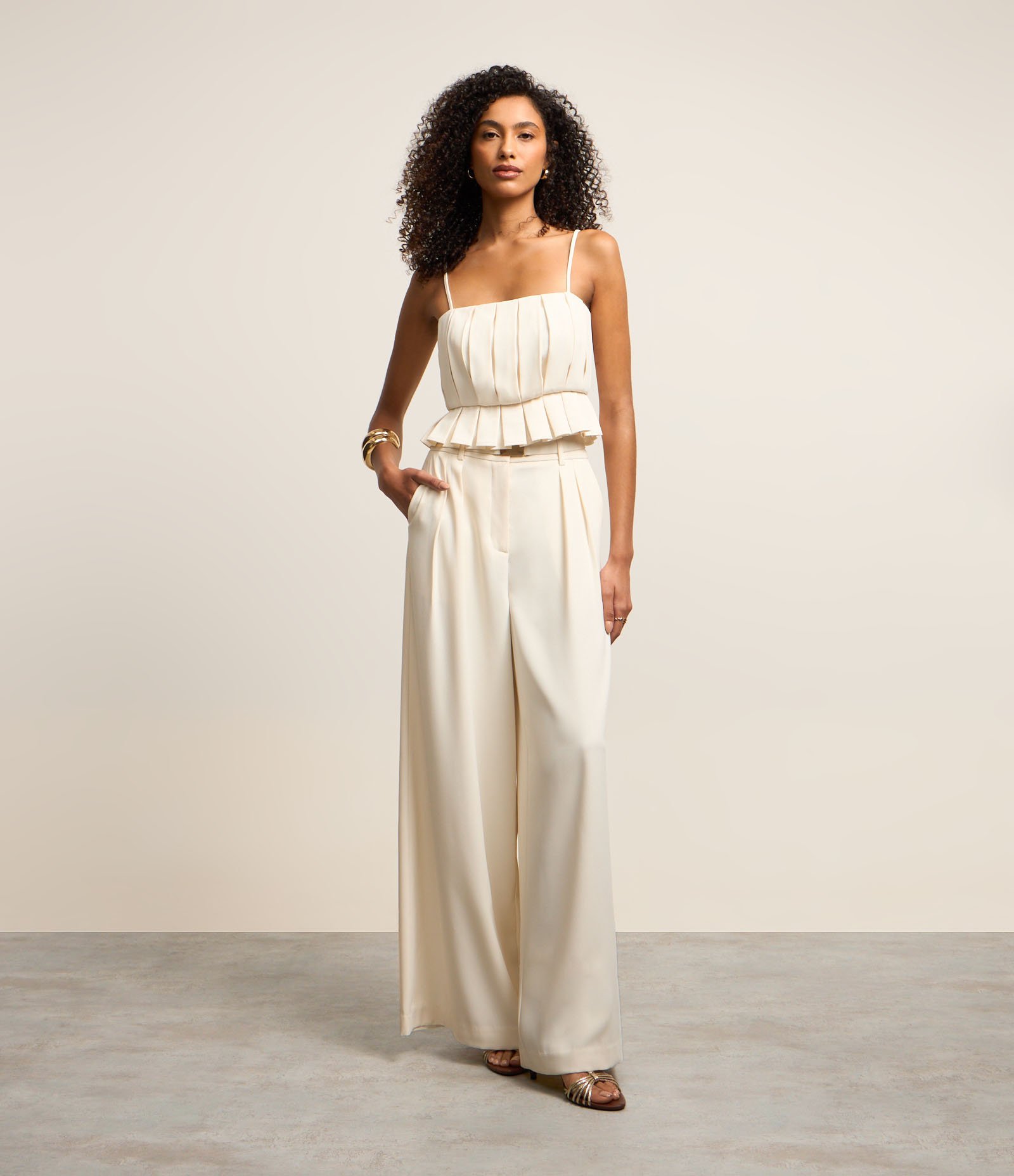 Blusa Cropped em Crepe com Pregas e Lastex nas Costas Branco 6