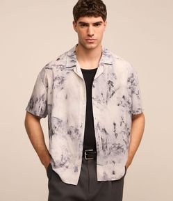 Camisa Estampada com Textura Creponada