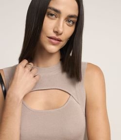 Blusa Sem Manga em Tricô com Recorte Vazado