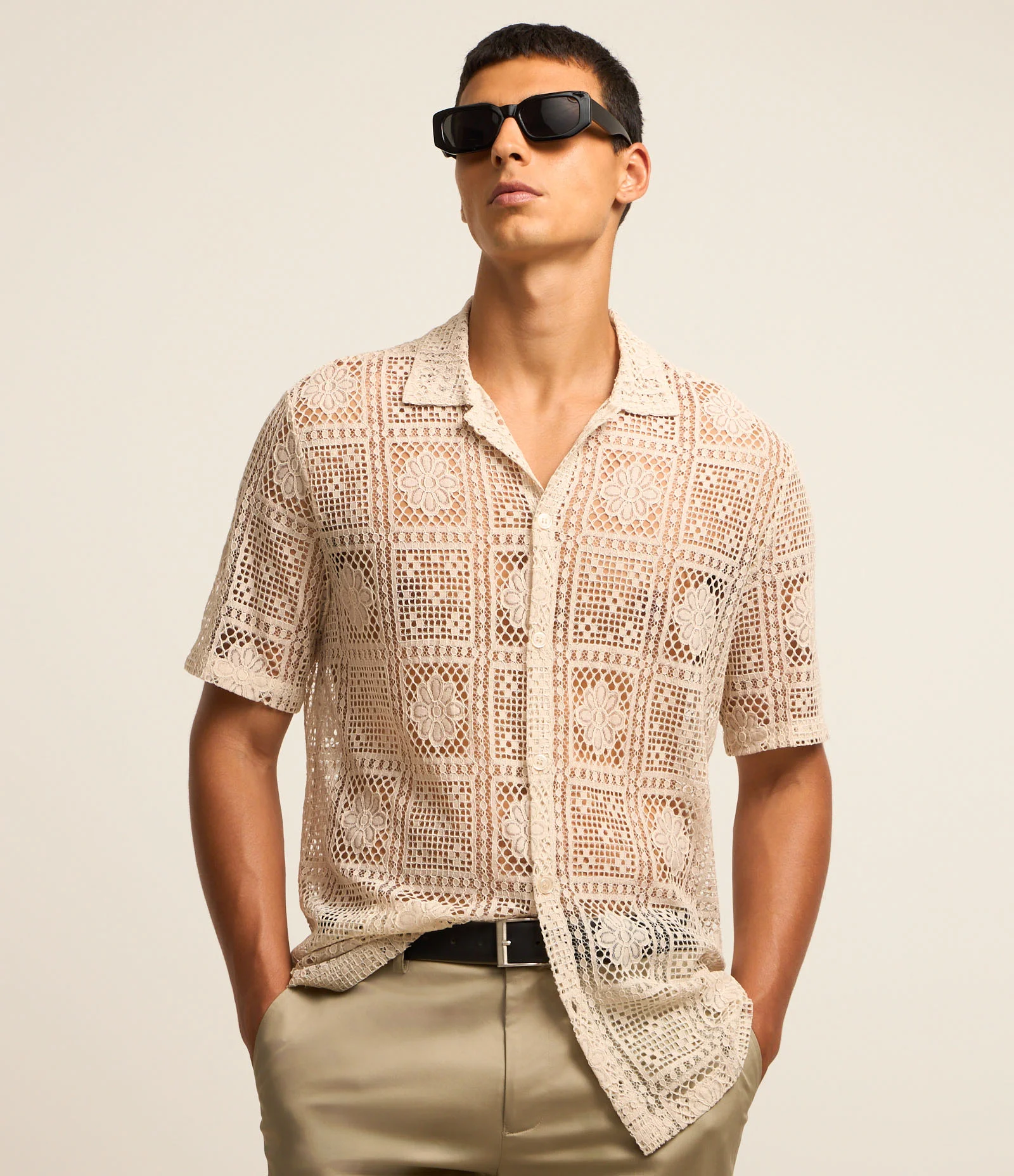 Camisa Regular com Textura de Renda Bege 1