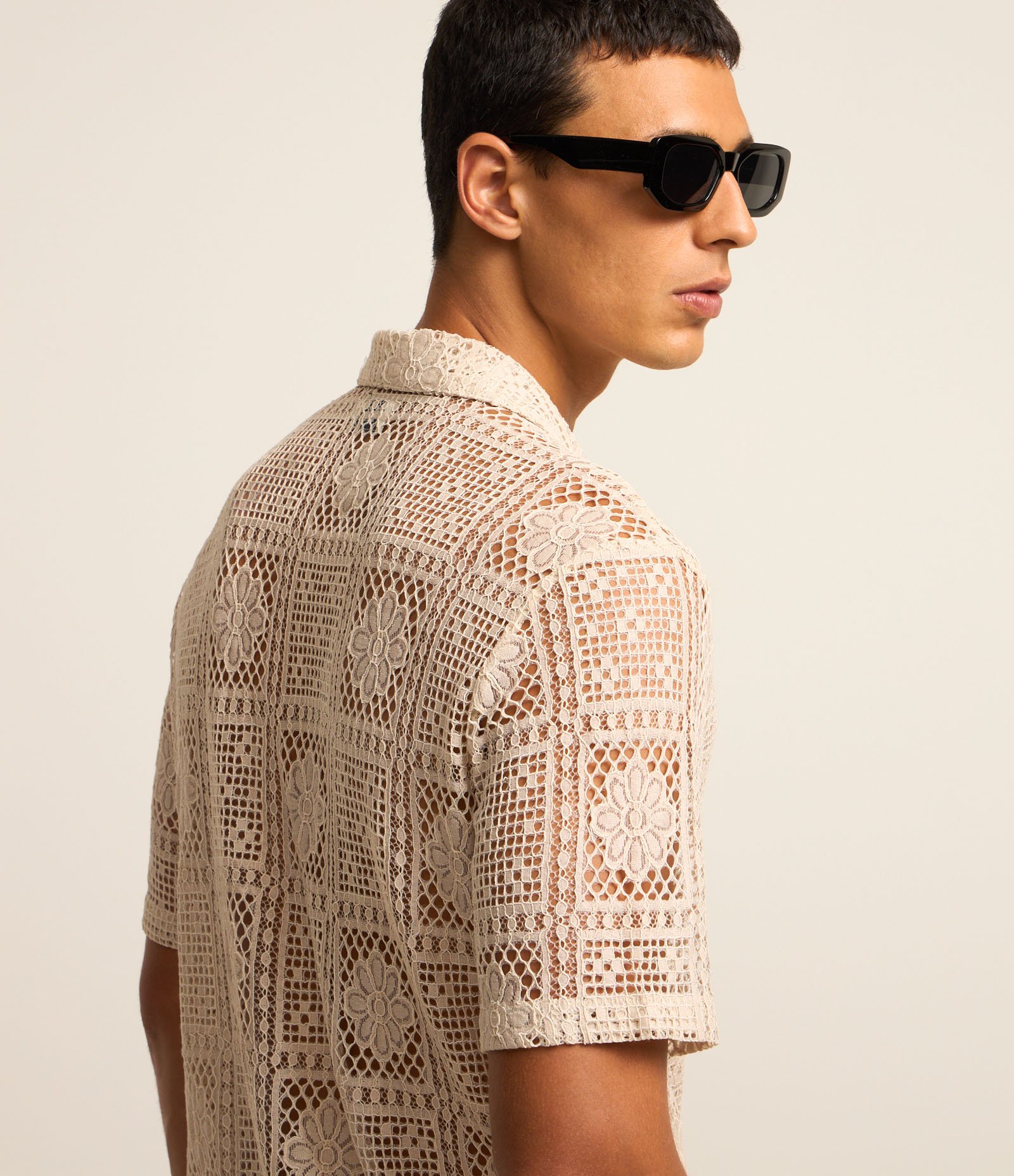 Camisa Regular com Textura de Renda Bege 5