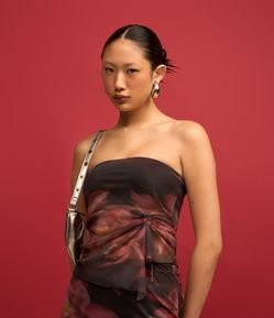 Blusa Tomara que Caia em Tule Abstrata e Amarração na Lateral