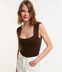 Body em Crepe com Decote Quadrado