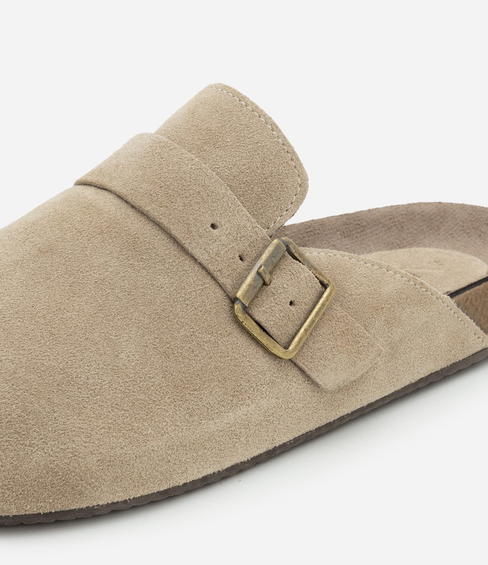 Chinelo Mule em Camurça com Tira Larga e Fivela Bege 5
