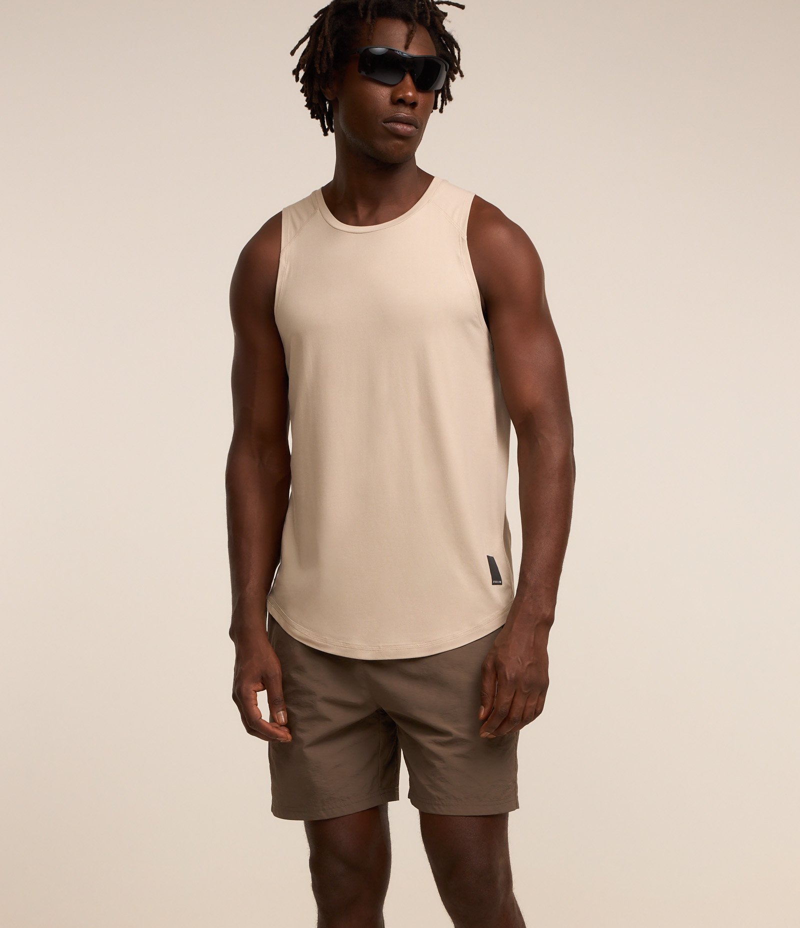 Bermuda  Esportiva Com Cós Elástico e Cordão para Ajuste Marrom 3