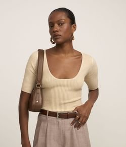 Blusa Canelada em Tricô com Decote U