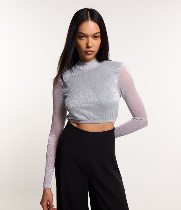 Blusa Cropped em Tule Metalizado com Golinha e Gota nas Costas