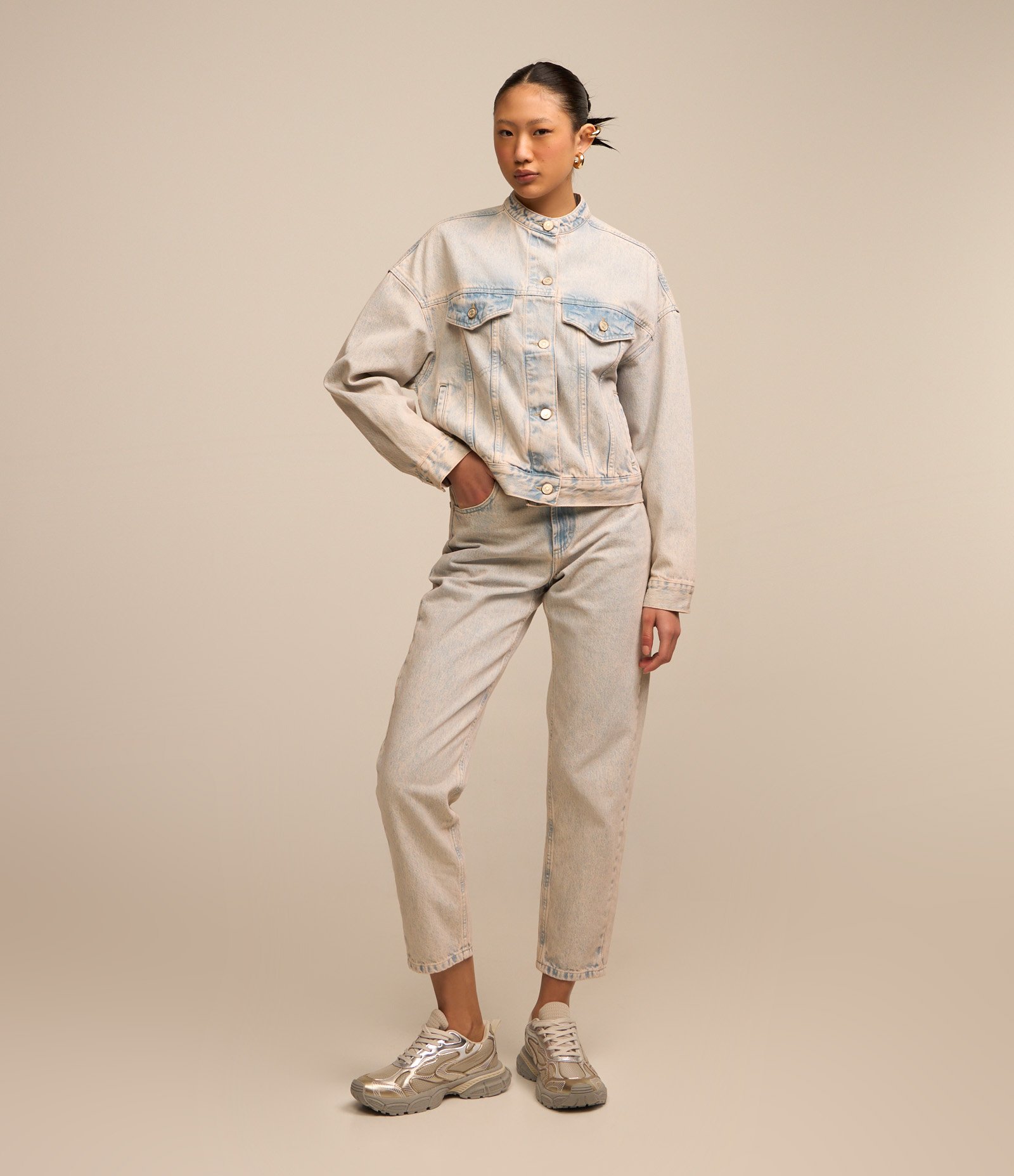 Calça Mom em Jeans com Dirty Washed Azul 1