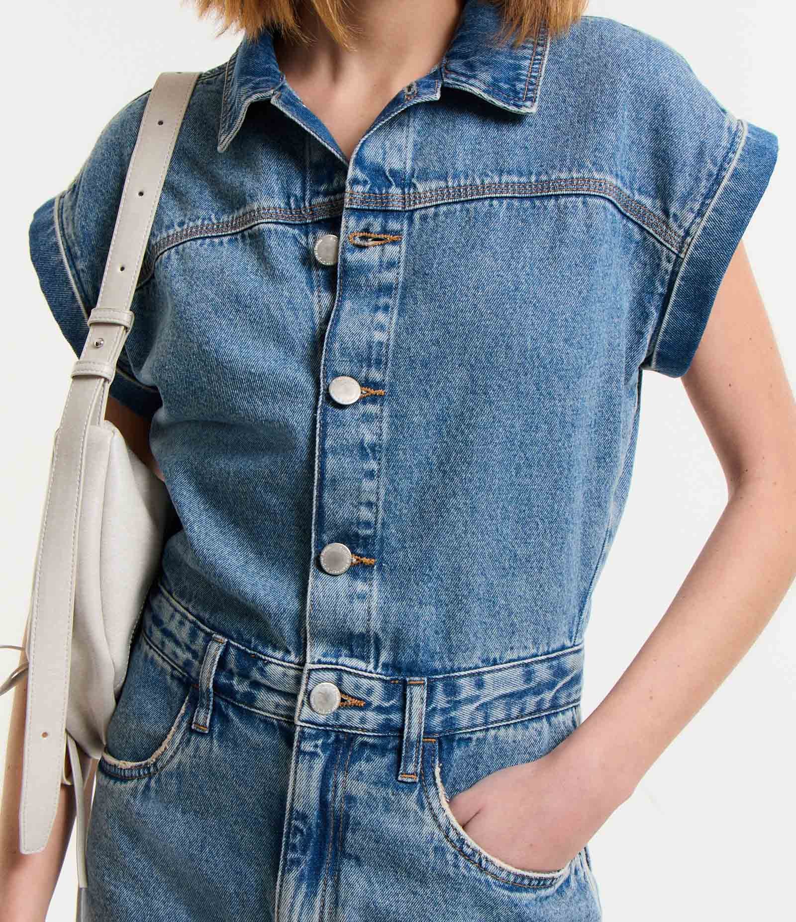 Macaquinho em Jeans com Manga Curta Dobrada Sem Cava Azul 5