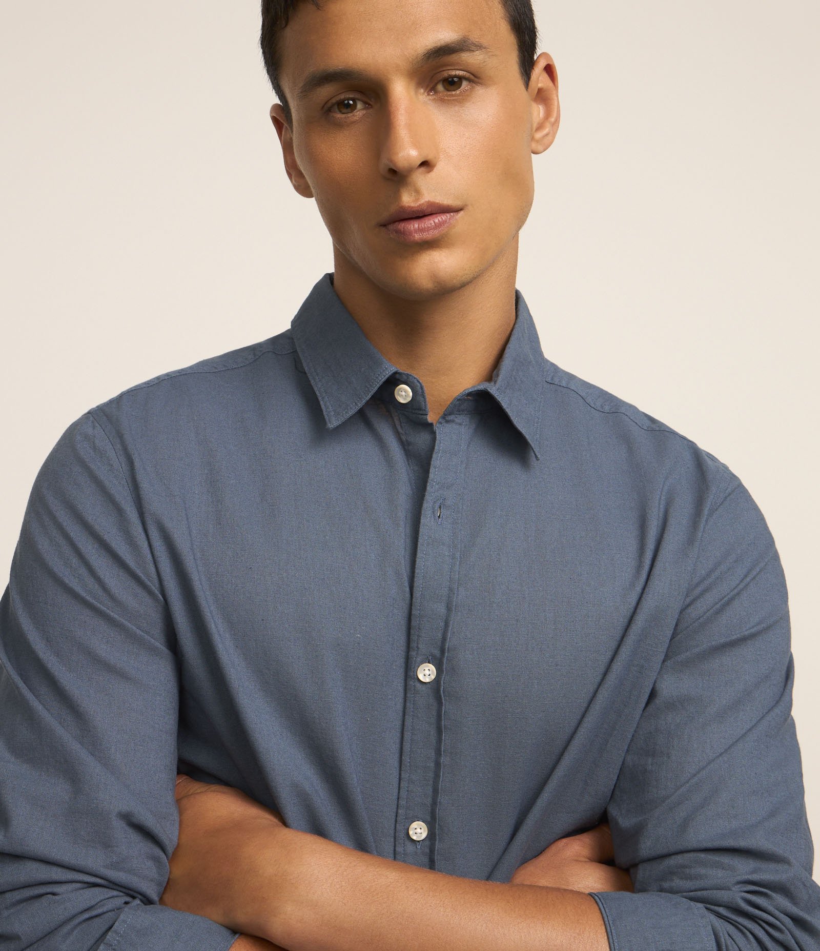Camisa Comfort Básica em Linho e Algodão Azul 3