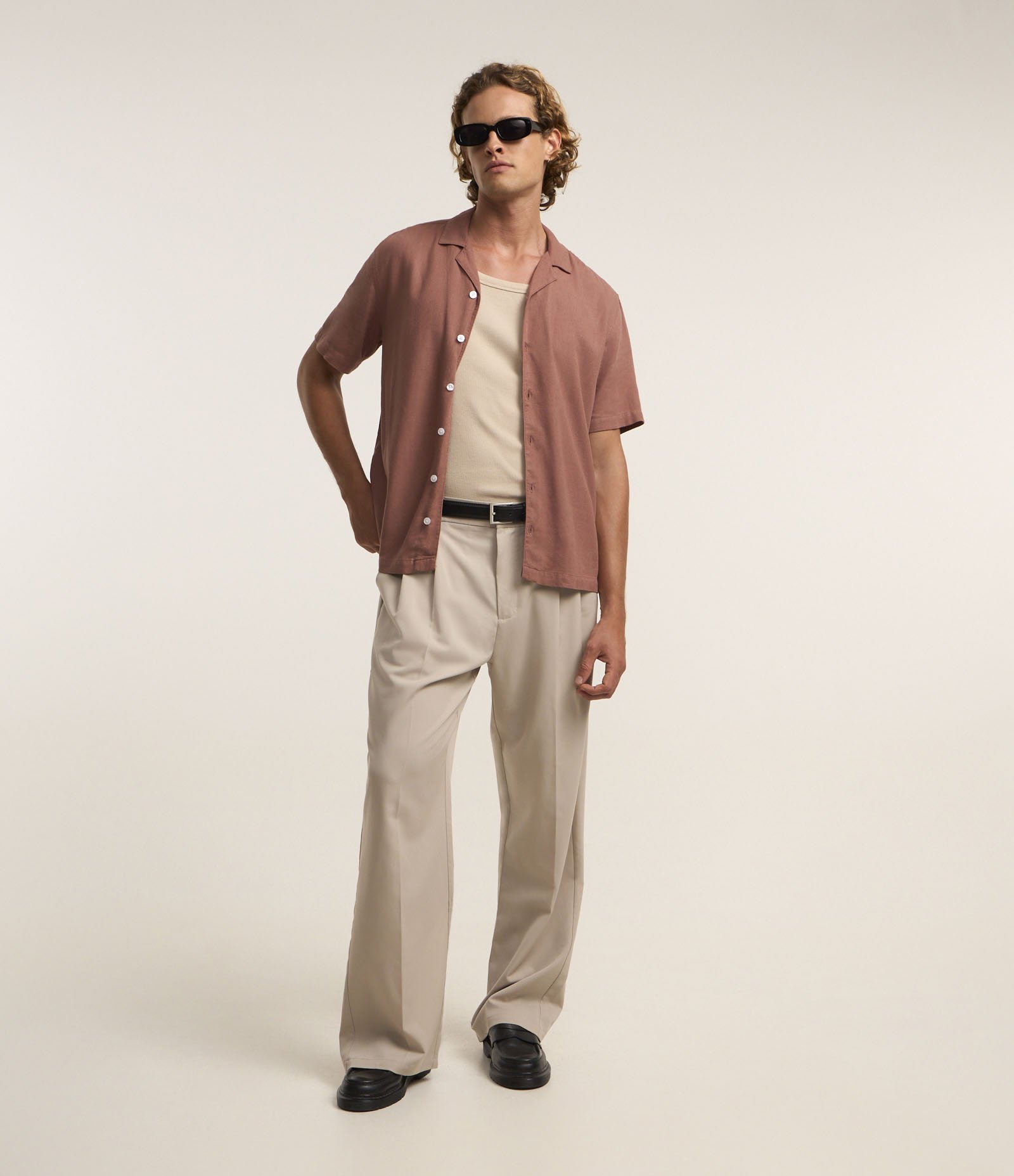 Camisa Boxy em Linho com Gola Bowling Marrom 2