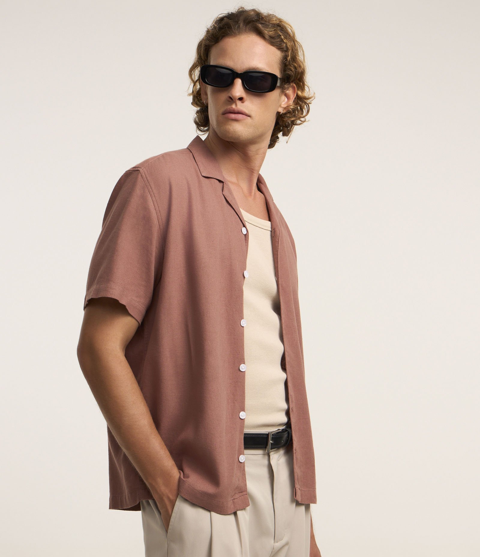 Camisa Boxy em Linho com Gola Bowling Marrom 3