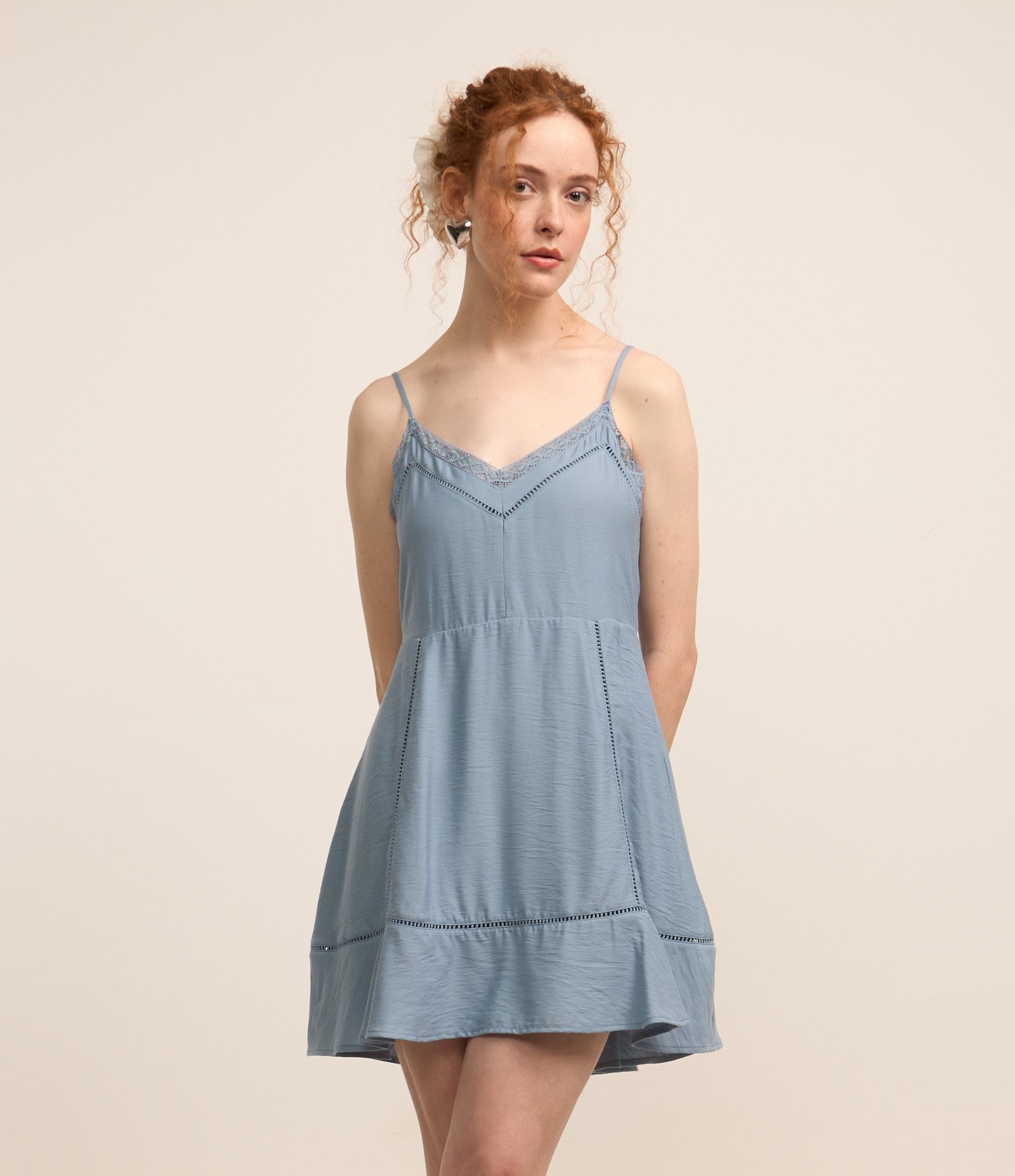 Vestido Curto em Viscose com Detalhe no Busto Azul 1