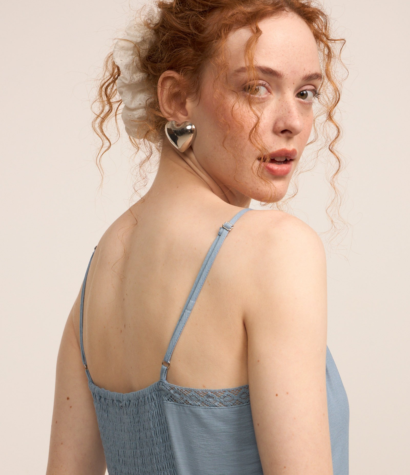 Vestido Curto em Viscose com Detalhe no Busto Azul 4