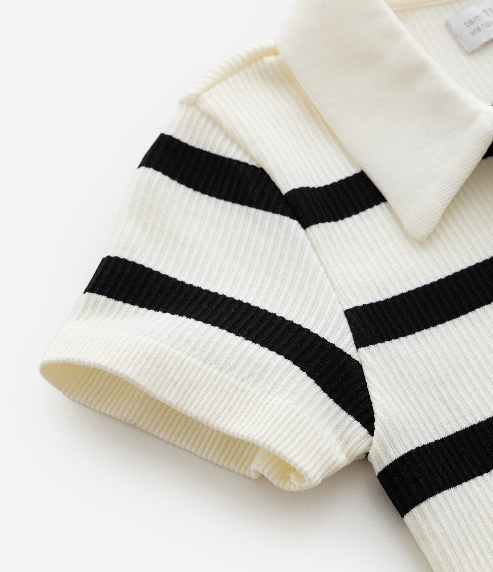 Camisa Infantil Canelada Seamless com Gola Polo Off White/Preto 5